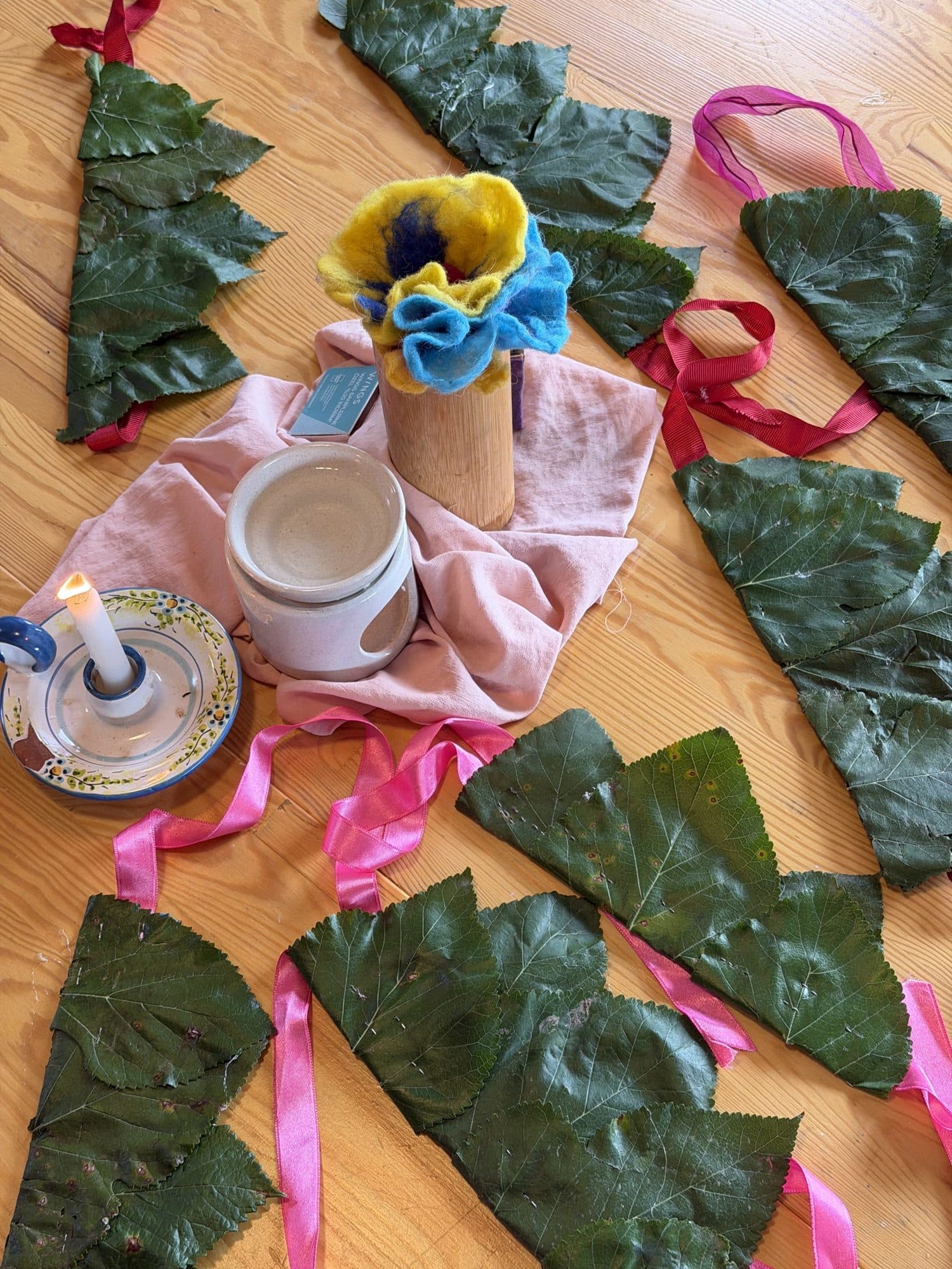 Yapraklarla mevsim kutlaması – Neşeli Kuzu Anaokulu, Uskumruköy Sarıyer