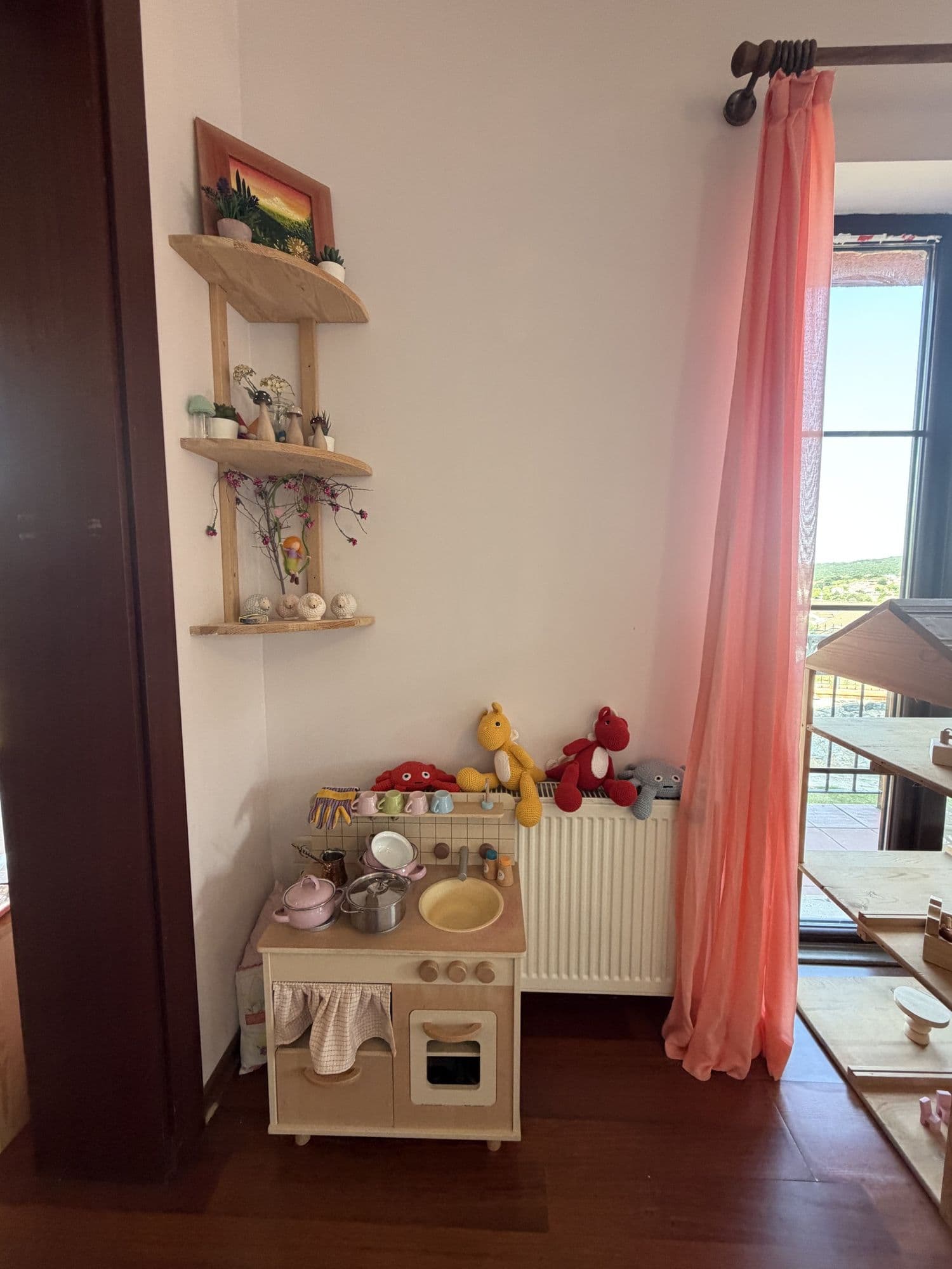 Oyun mutfağı köşesi – Neşeli Kuzu Anaokulu, Uskumruköy Sarıyer